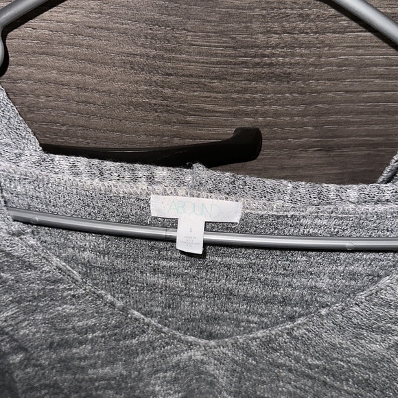 Cute grey Sweater🩶 - Picture 3 of 4